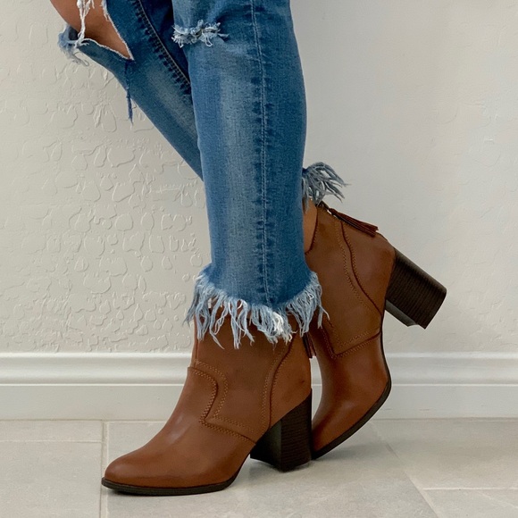 NIB Tassel Accent Cognac Burnished Western Bootie - Picture 5 of 9